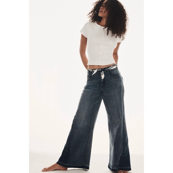 PILCRO Reworked Flare Jeans - Picture 2 of 4